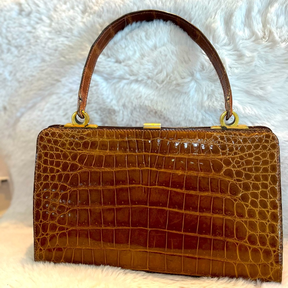 Vintage Sax Fifth Ave purse in brown alligator REAL